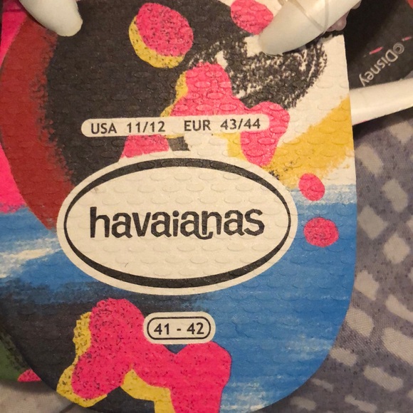 Disney’s Mickey & Minnie mouse Havaianas graffiti flip flops size US 11/12 new - Picture 7 of 7